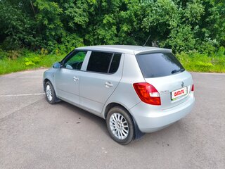 2013 Skoda Fabia II Рестайлинг, серебристый, 630000 рублей, вид 5