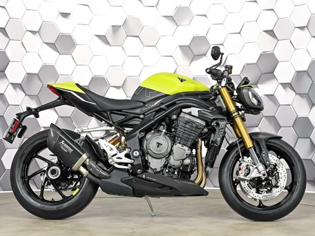 2026 Triumph Speed Triple, жёлтый, 1899000 рублей, вид 3