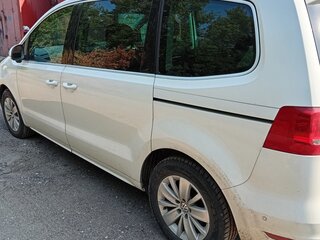 2012 Volkswagen Sharan II, белый, 1400000 рублей, вид 4