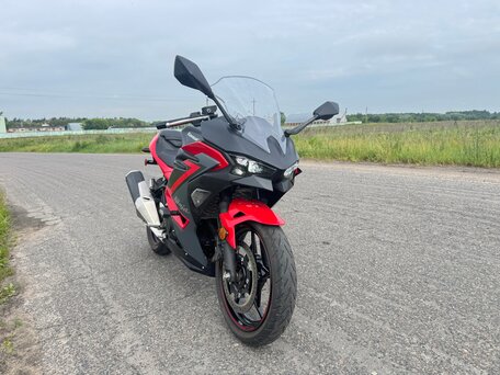 2025 Kawasaki Ninja 500, красный, 1150000 рублей, вид 2