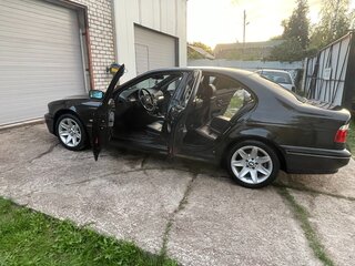 2002 BMW 5 серии 525i IV (E39) Рестайлинг, чёрный, 1100000 рублей, вид 1