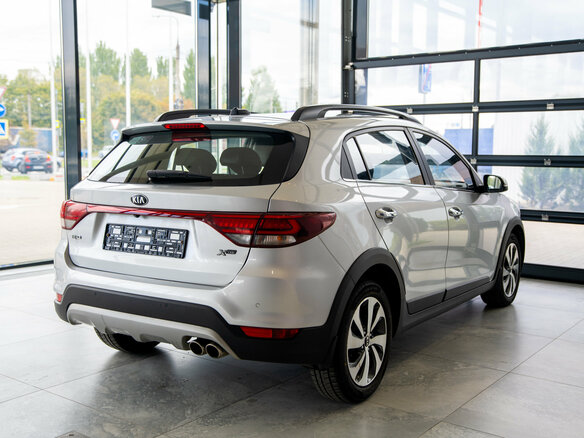 2018 Kia Rio X-Line IV, серебристый, 2050000 рублей - вид 5