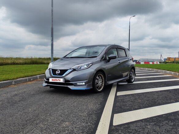 2018 Nissan Note e-Power II Рестайлинг, серый, 1150000 рублей - вид 1