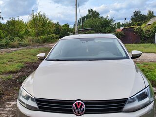 2013 Volkswagen Jetta VI, серебристый, 999999 рублей, вид 3