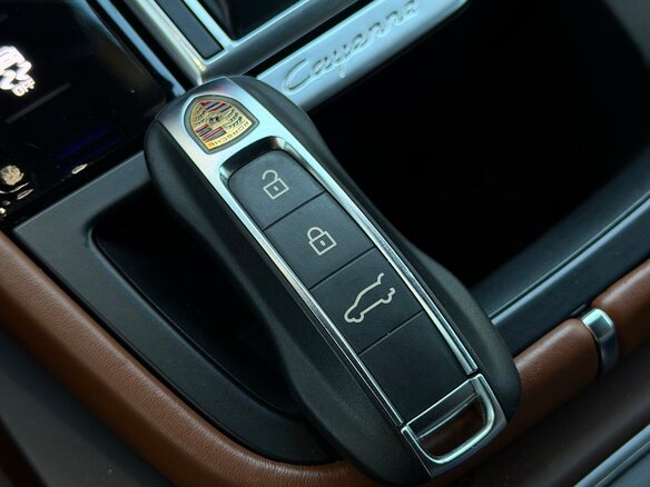 2019 Porsche Cayenne III, белый, 7890000 рублей - вид 33