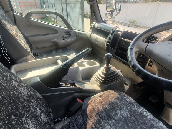 2002 Toyota Dyna, белый, 2150000 рублей - вид 30