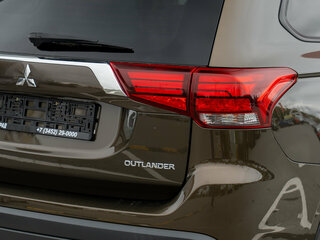 2015 Mitsubishi Outlander III Рестайлинг, коричневый, 1749000 рублей, вид 4
