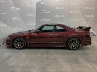 Nissan Skyline IX (R33)