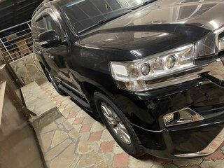 2018 Toyota Land Cruiser 200 Series Рестайлинг 2, чёрный, 11000000 рублей, вид 4