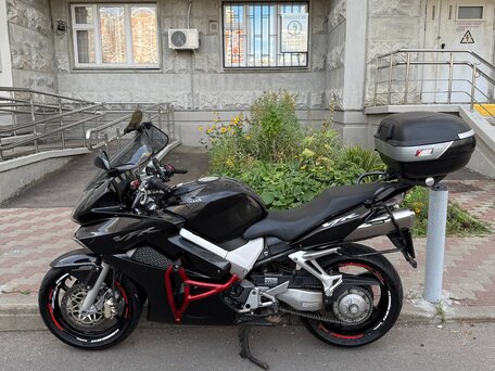 2006 Honda VFR 800, чёрный, 450000 рублей, вид 1