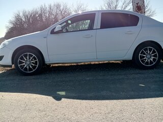 2012 Opel Astra H Рестайлинг, белый, 495000 рублей, вид 3