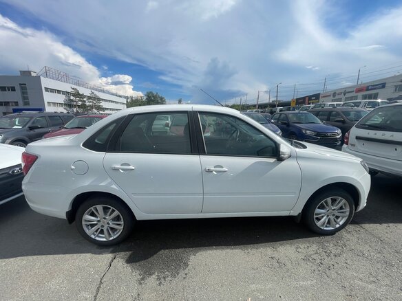 2026 Lada (ВАЗ) Granta I Рестайлинг, белый, 1188000 рублей - вид 12