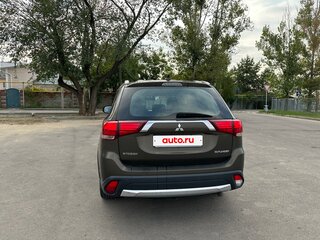 2017 Mitsubishi Outlander III Рестайлинг 2, коричневый, 2165000 рублей, вид 5