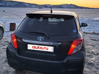 2013 Toyota Vitz III (XP130), чёрный, 850000 рублей, вид 2