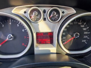2011 Ford Focus II Рестайлинг, белый, 380000 рублей, вид 5