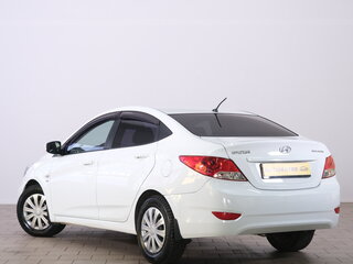 2013 Hyundai Solaris I, белый, 829000 рублей, вид 4