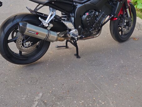 2013 Yamaha FZ1, красный, 867000 рублей, вид 2