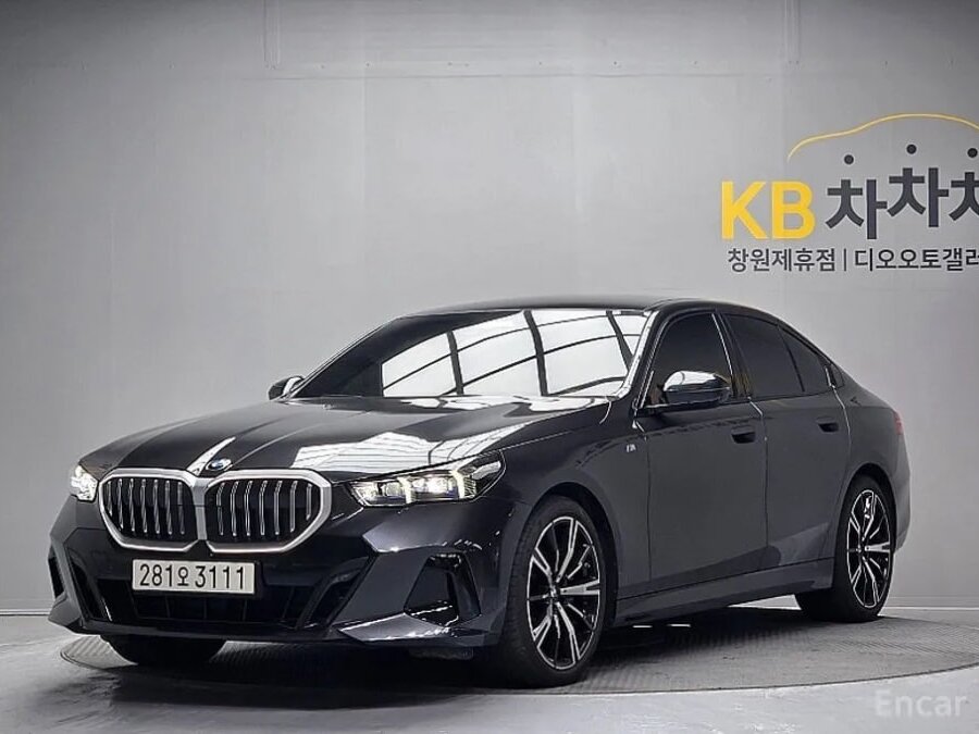 Открыть фотографии: BMW 5 серии VII (G30/G31/G38) Рестайлинг
