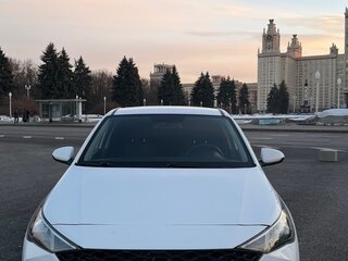2021 Hyundai Solaris II Рестайлинг, белый, 1490000 рублей, вид 2