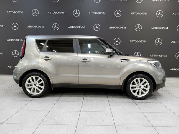 2018 Kia Soul II Рестайлинг, серебристый, 1595000 рублей - вид 3