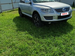 2008 Volkswagen Touareg I Рестайлинг, серебристый, 830000 рублей, вид 4