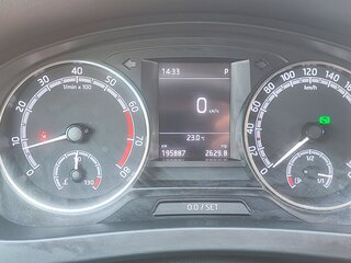 2017 Skoda Rapid I Рестайлинг, белый, 900000 рублей, вид 5