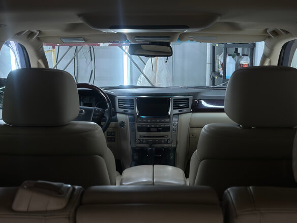 2010 Lexus LX 570 III, белый, 3400000 рублей - вид 30