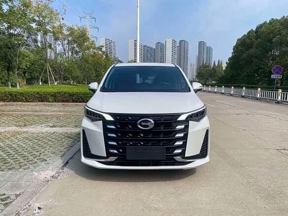 2022 GAC Trumpchi M6 Pro, белый - вид 1