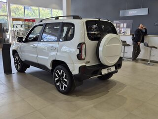 2026 Lada (ВАЗ) Niva Travel I Рестайлинг, белый, 1789000 рублей, вид 3