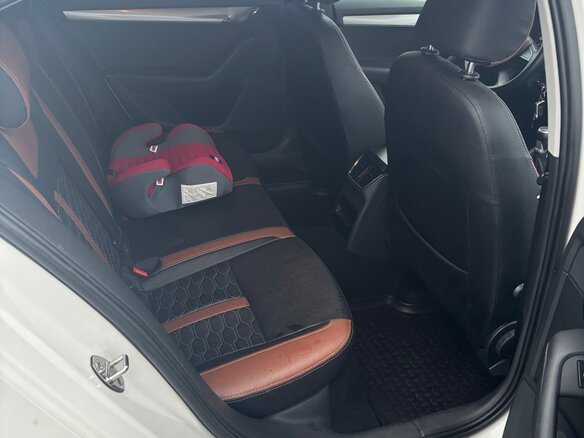 2013 Skoda Octavia III (A7), белый, 880000 рублей - вид 8