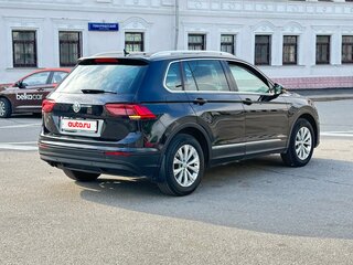 2017 Volkswagen Tiguan II, чёрный, 1705000 рублей, вид 5