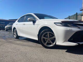 2020 Toyota Camry VIII (XV70), белый, 3150000 рублей, вид 2