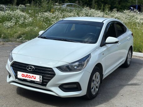 2018 Hyundai Solaris II, белый, 999999 рублей, вид 1