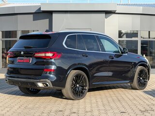 2020 BMW X5 30d IV (G05/G18), чёрный, 6999000 рублей, вид 4