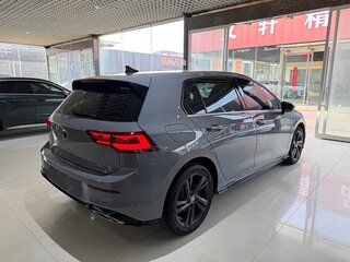 2022 Volkswagen Golf VIII, серый, 1545000 рублей, вид 4