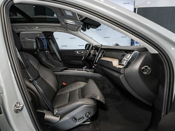2026 Volvo XC60 II Рестайлинг 2, серый - вид 13