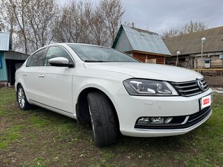 2013 Volkswagen Passat B7, белый, 1595000 рублей, вид 3