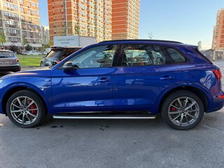 2021 Audi Q5 L 45 TFSI II (FY) Рестайлинг, синий, 4980000 рублей, вид 3