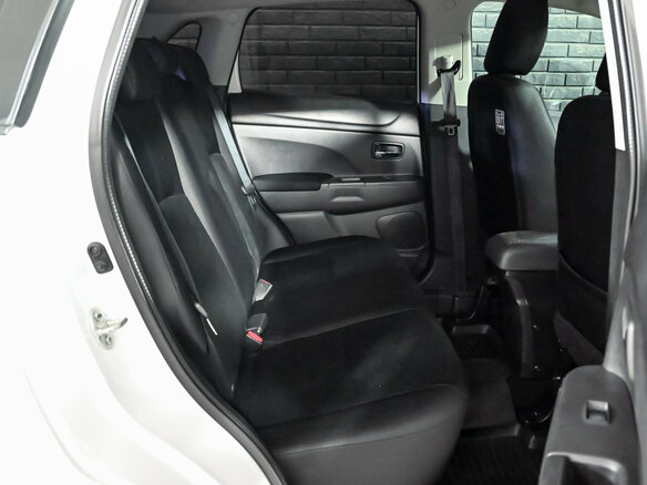 2014 Mitsubishi ASX I Рестайлинг, белый, 1200000 рублей - вид 16