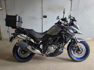 2021 Suzuki V-Strom DL 650, серебристый, 915000 рублей, вид 1