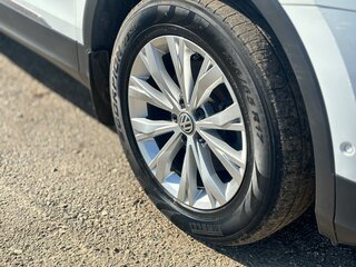 2017 Volkswagen Tiguan II, белый, 2680000 рублей, вид 5