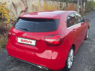 2017 Mercedes-Benz A-Класс 180 III (W176) Рестайлинг, красный, 1390000 рублей, вид 3