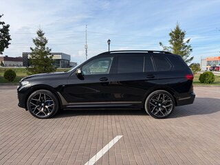 2021 BMW X7 M50i I (G07), чёрный, 8490000 рублей, вид 3