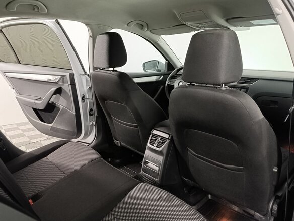 2017 Skoda Octavia III (A7), серебристый, 1240000 рублей - вид 14