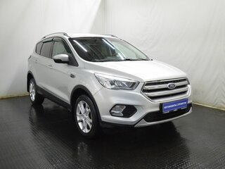 2018 Ford Kuga II Рестайлинг, серебристый, 1660000 рублей, вид 3