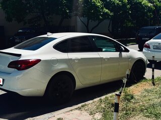 2014 Opel Astra J Рестайлинг, белый, 1050000 рублей, вид 2