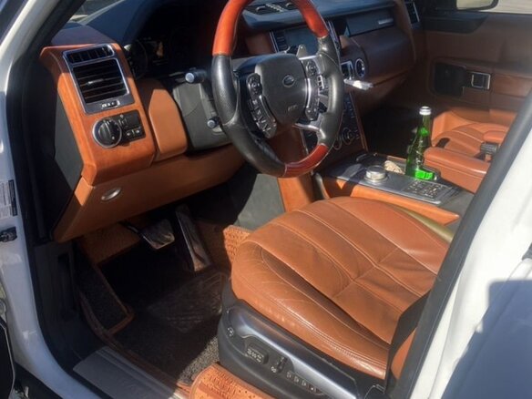 2011 Land Rover Range Rover III Рестайлинг 2, белый, 2000000 рублей - вид 14