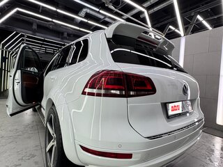 2014 Volkswagen Touareg II, белый, 2750000 рублей, вид 2