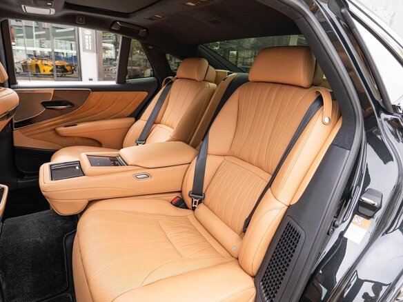 2025 Lexus LS 500h V Рестайлинг, чёрный, 16666666 рублей - вид 17