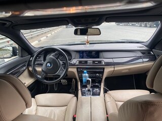 2009 BMW 7 серии 740i V (F01/F02/F04), чёрный, 1690000 рублей, вид 5